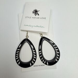 Noonday Collection Style Made With Love In India Teardrop Carved Earrings New